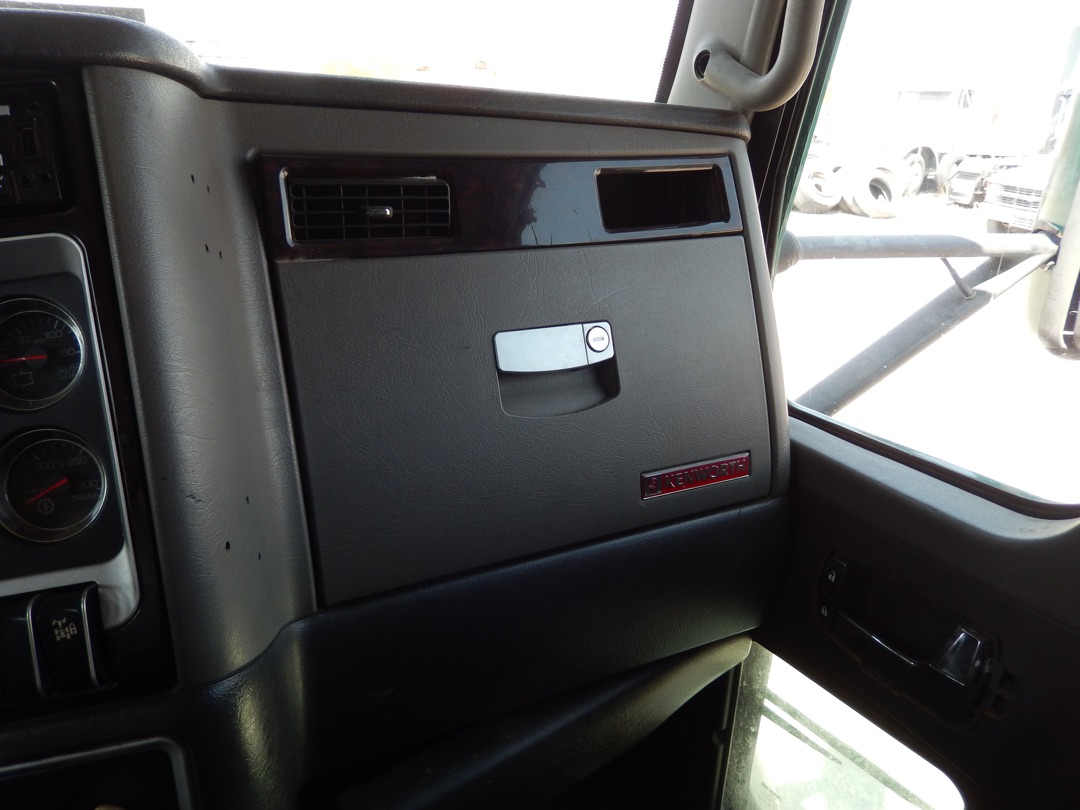 2012 KENWORTH T660 - Image 24